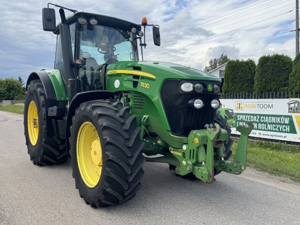 John Deere 7830